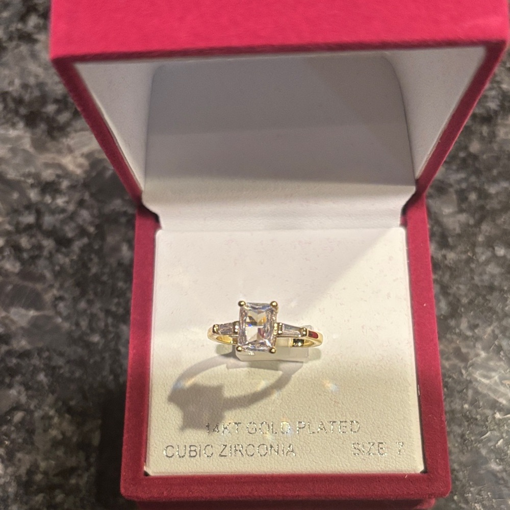 Elegant 14KT Gold-Plated Cubic Zirconia Ring